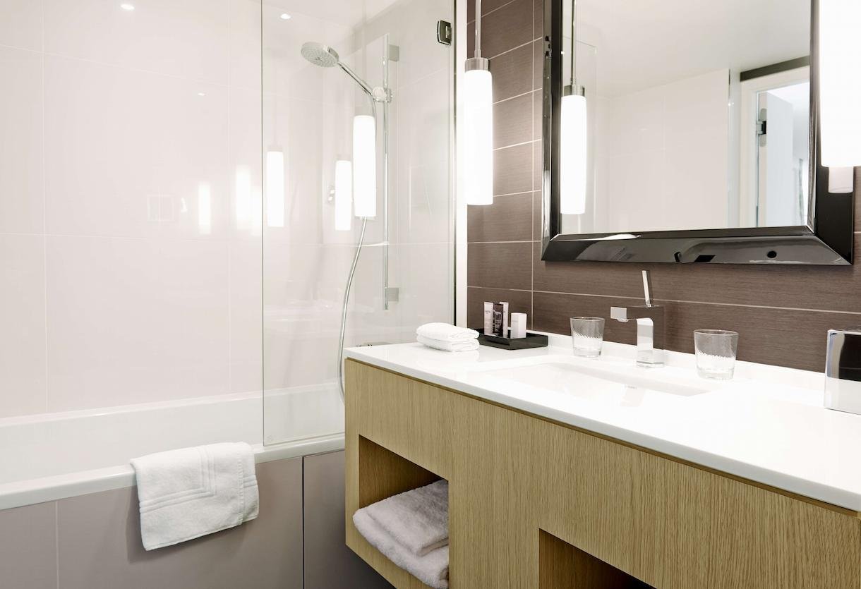 Grand Hôtel du Palais Royal | Bathroom Superior room